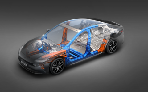颜值驾控双冠王！2025款东风eπ007凭军工安全+全能实力搅动15万级家轿市场