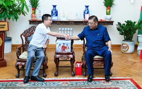 鼎硕集团官方喜讯｜鼎硕泉登上外交舞台，获马达加斯加驻华使馆唯一指定