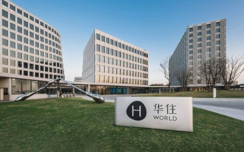 Q2逆势增长，华住集团“摸着万豪过河”？