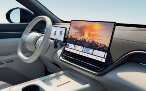 2026 款东风 eπ008：20 万高性价比六座 SUV，空间抗造还安全，老人小孩坐着都友好